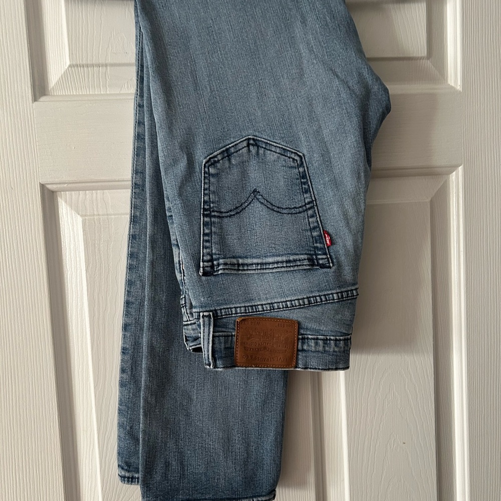 Levi's Blue Relaxed Fit Jeans Classic Denim Style